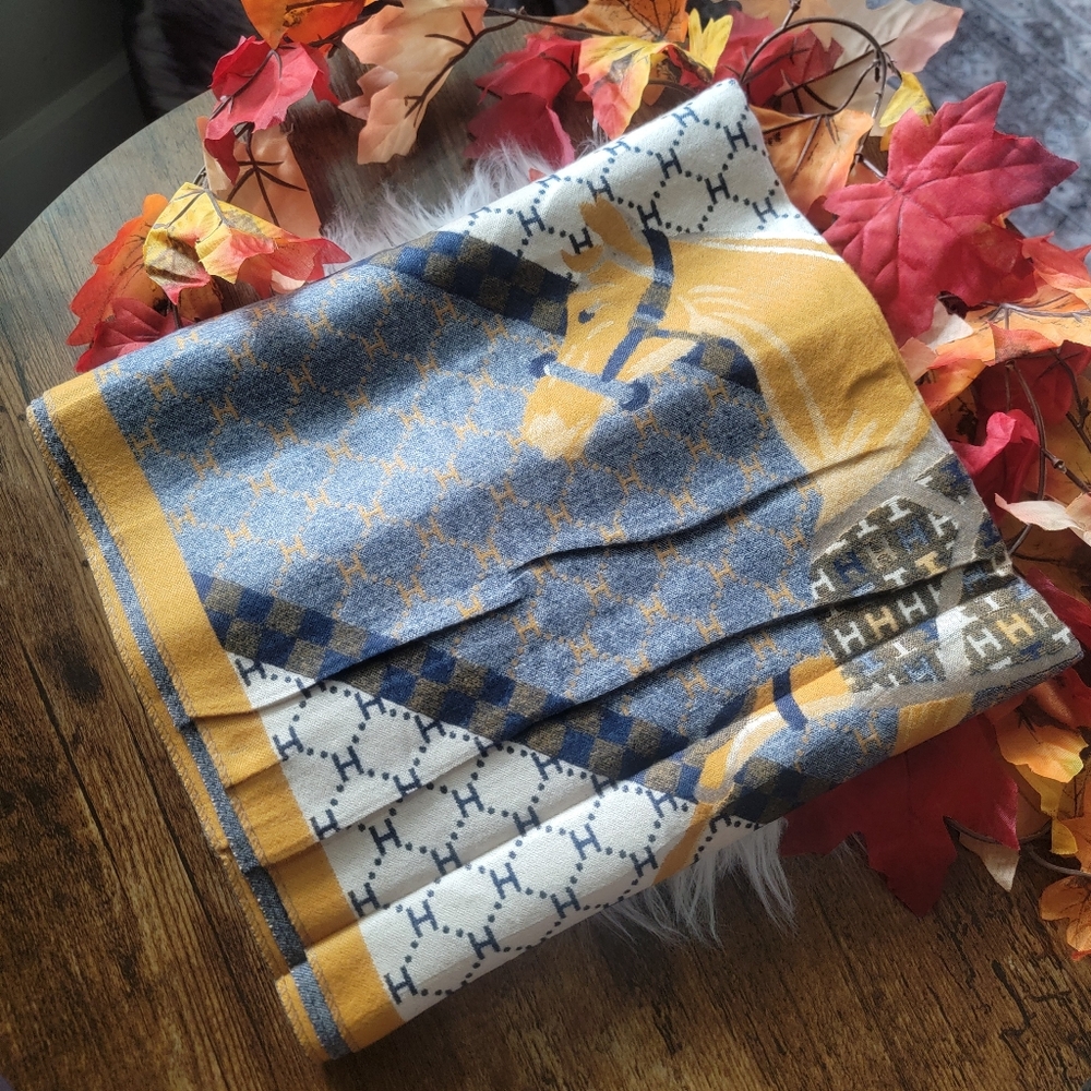 Large Stylish Horse Design Shawl Scarf Wrap - Picture 1 of 7